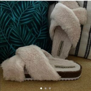 Lucky Brand fur slippers